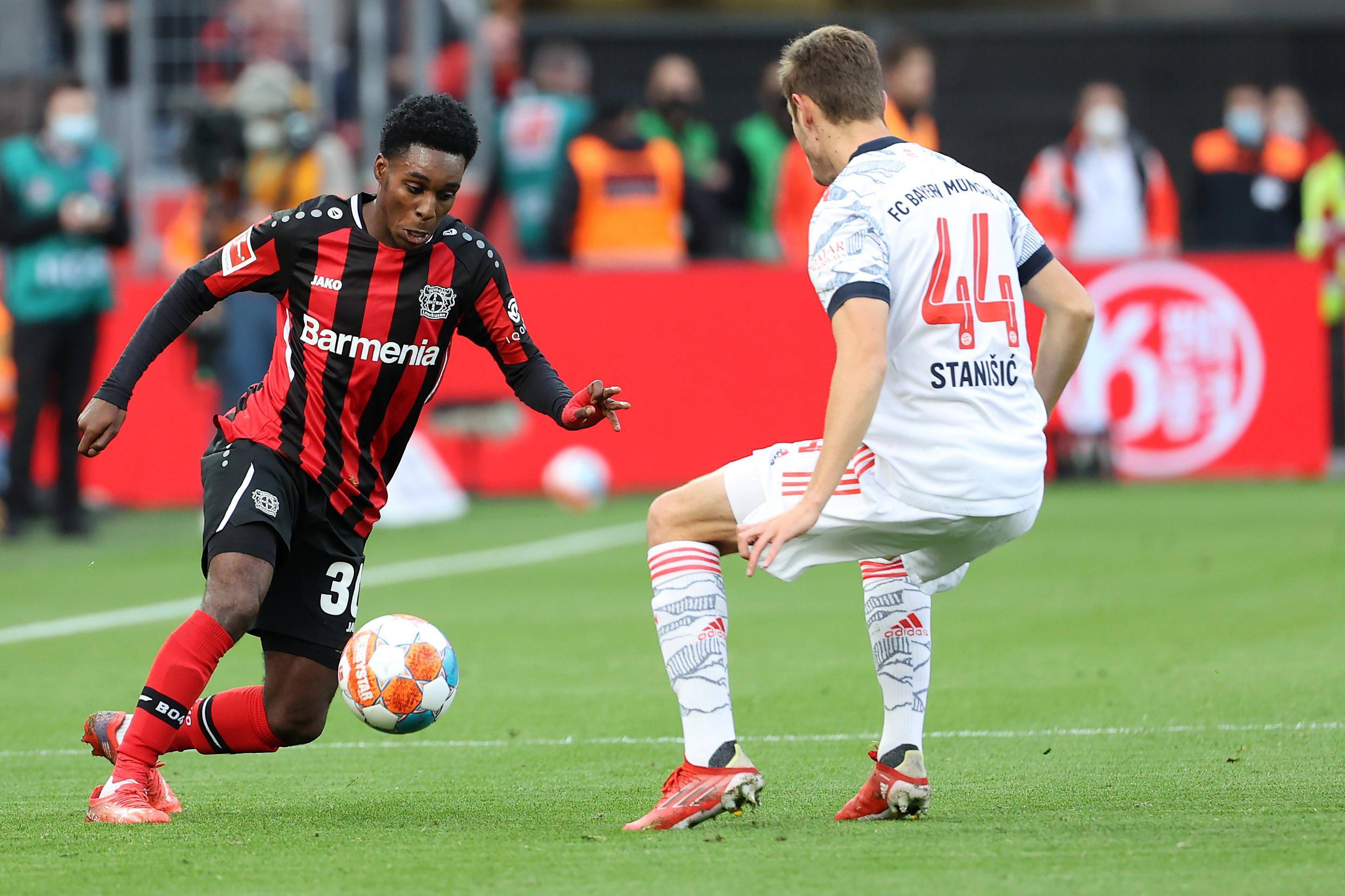 关于弗赖堡击败门兴格拉德巴赫拉近领先优势的信息