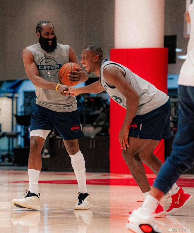 bob体育官网-关于快船队球员集体赴海滩放松心情调整状态的信息