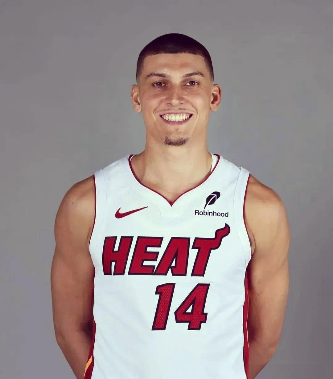 关于热火队年轻球员崭露头角，潜力无限的信息